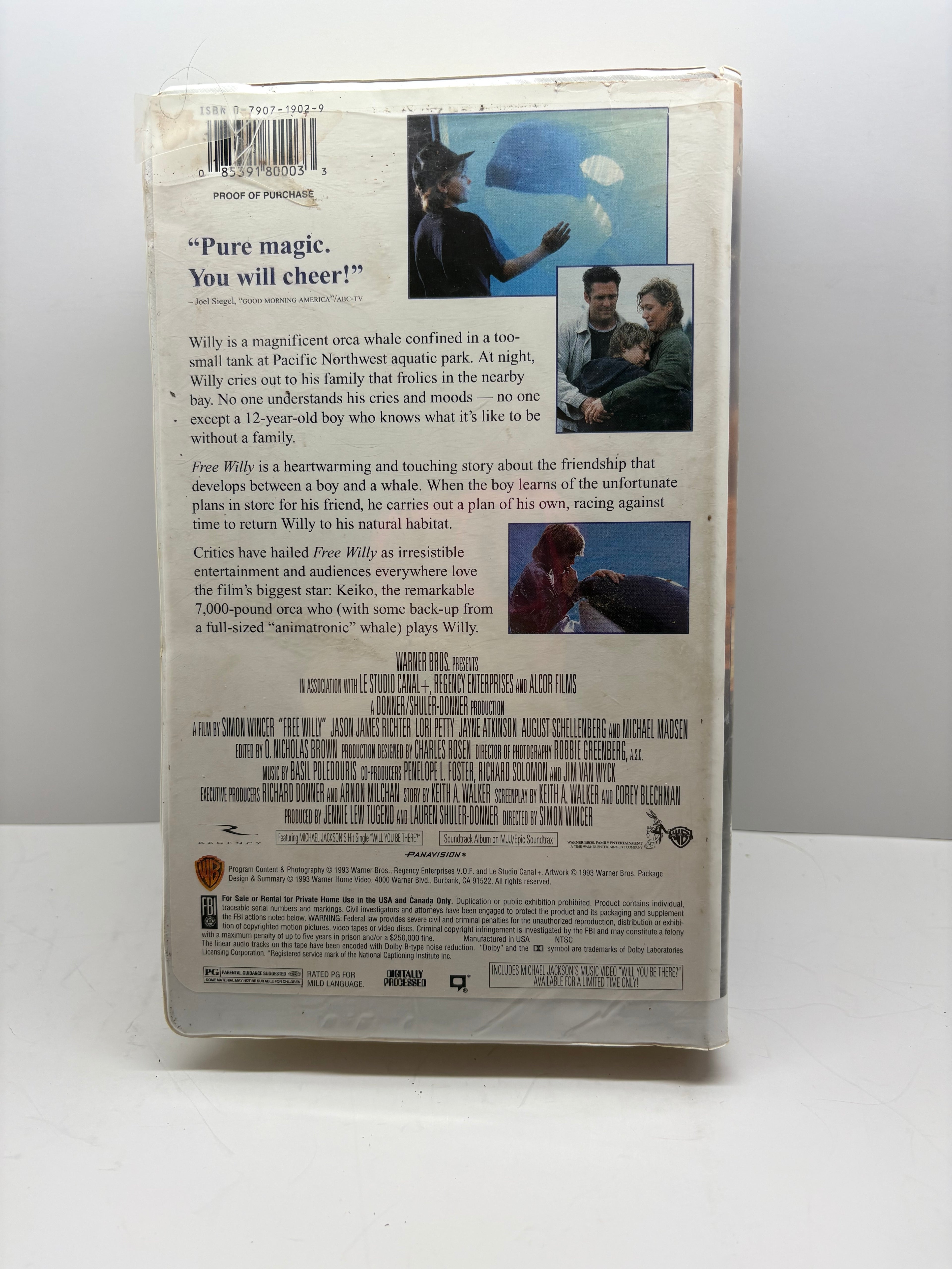 Free Willy VHS in original clamshell case. Classic family film from the early 90s, great for collectors or nostalgic viewing. TESTED