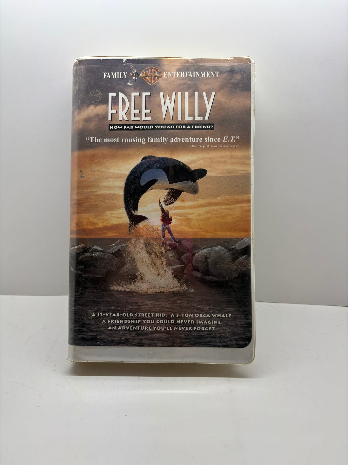 Free Willy VHS in original clamshell case. Classic family film from the early 90s, great for collectors or nostalgic viewing. TESTED