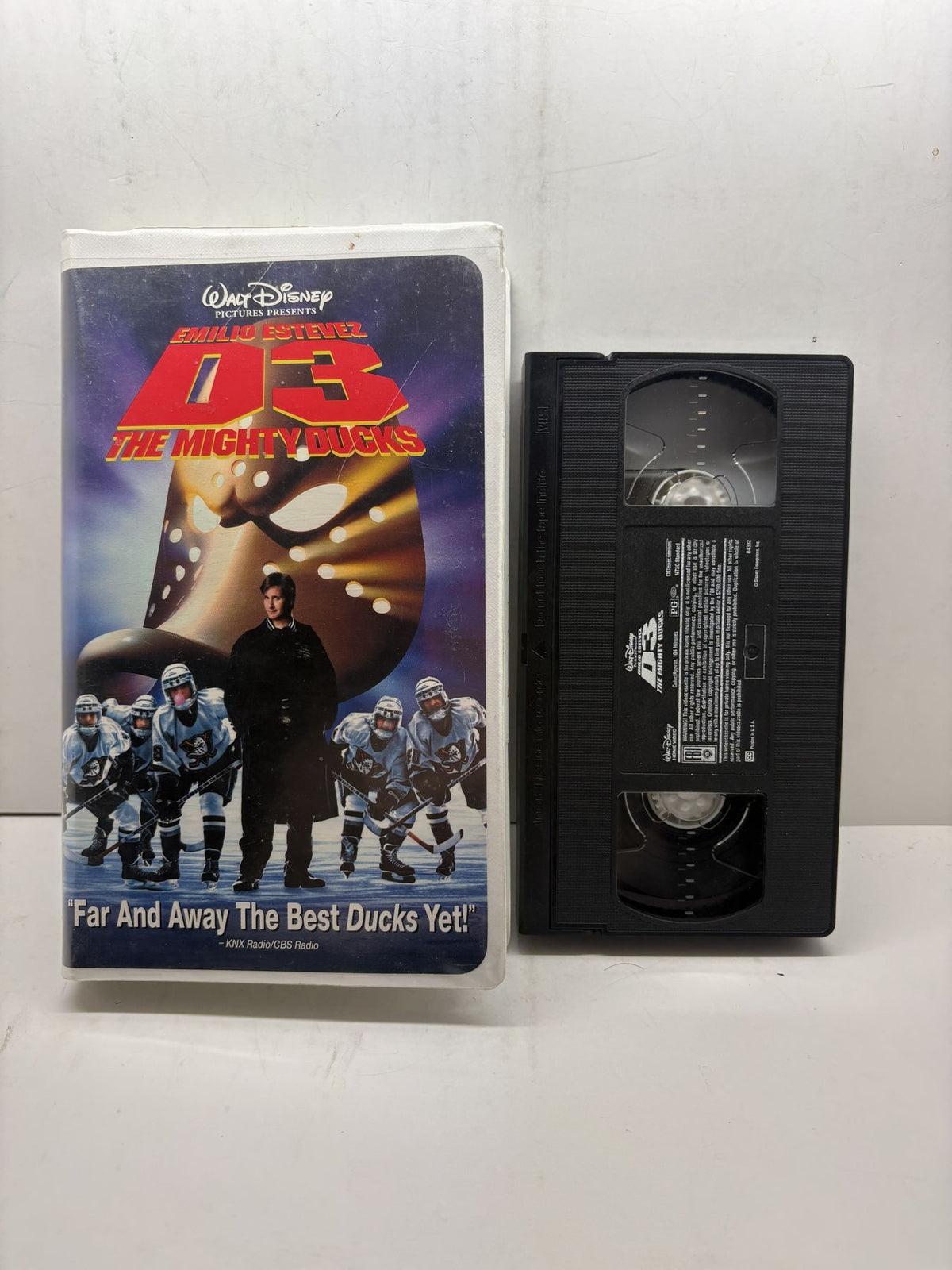 D3: The Mighty Ducks VHS front cover and cassette
