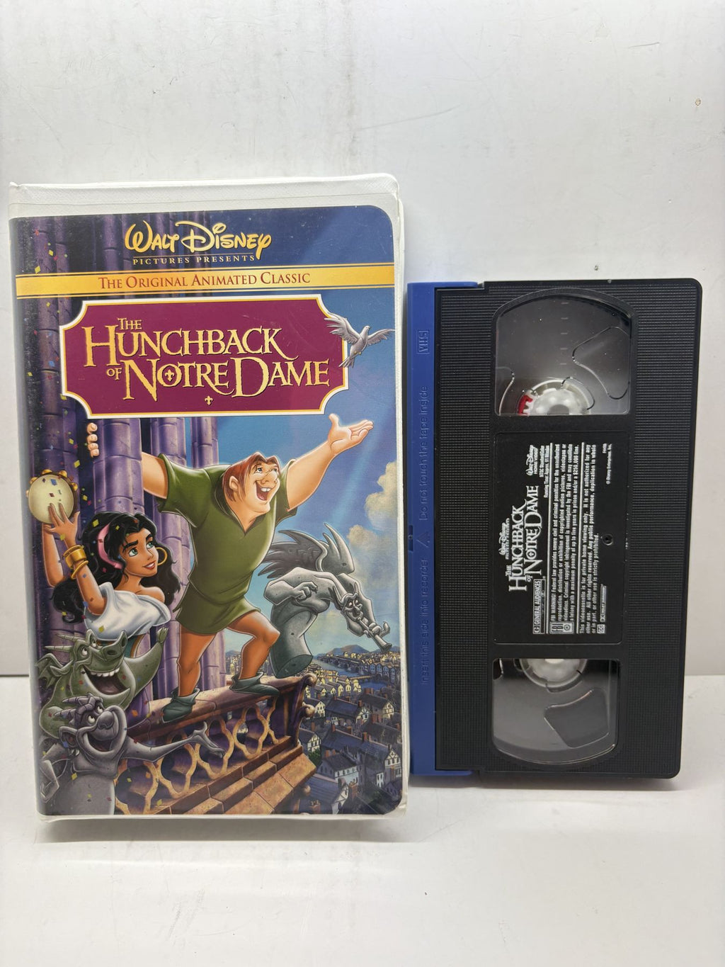 The Hunchback of Notre Dame – Gold Classic Collection VHS front cover and cassette