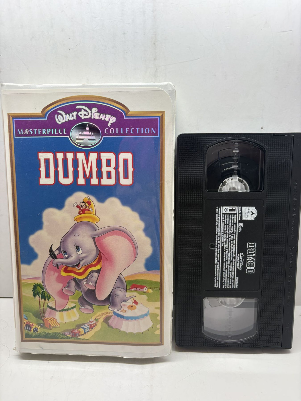 Dumbo – Masterpiece Collection VHS front cover and cassette