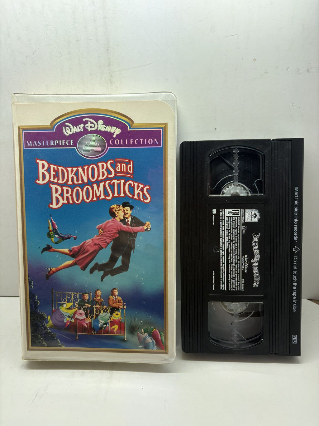 Bedknobs and Broomsticks – Masterpiece Collection VHS front cover and cassette